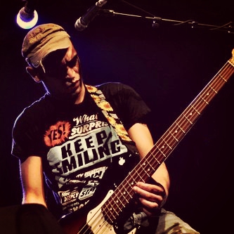 photo_simone vignola bassist
